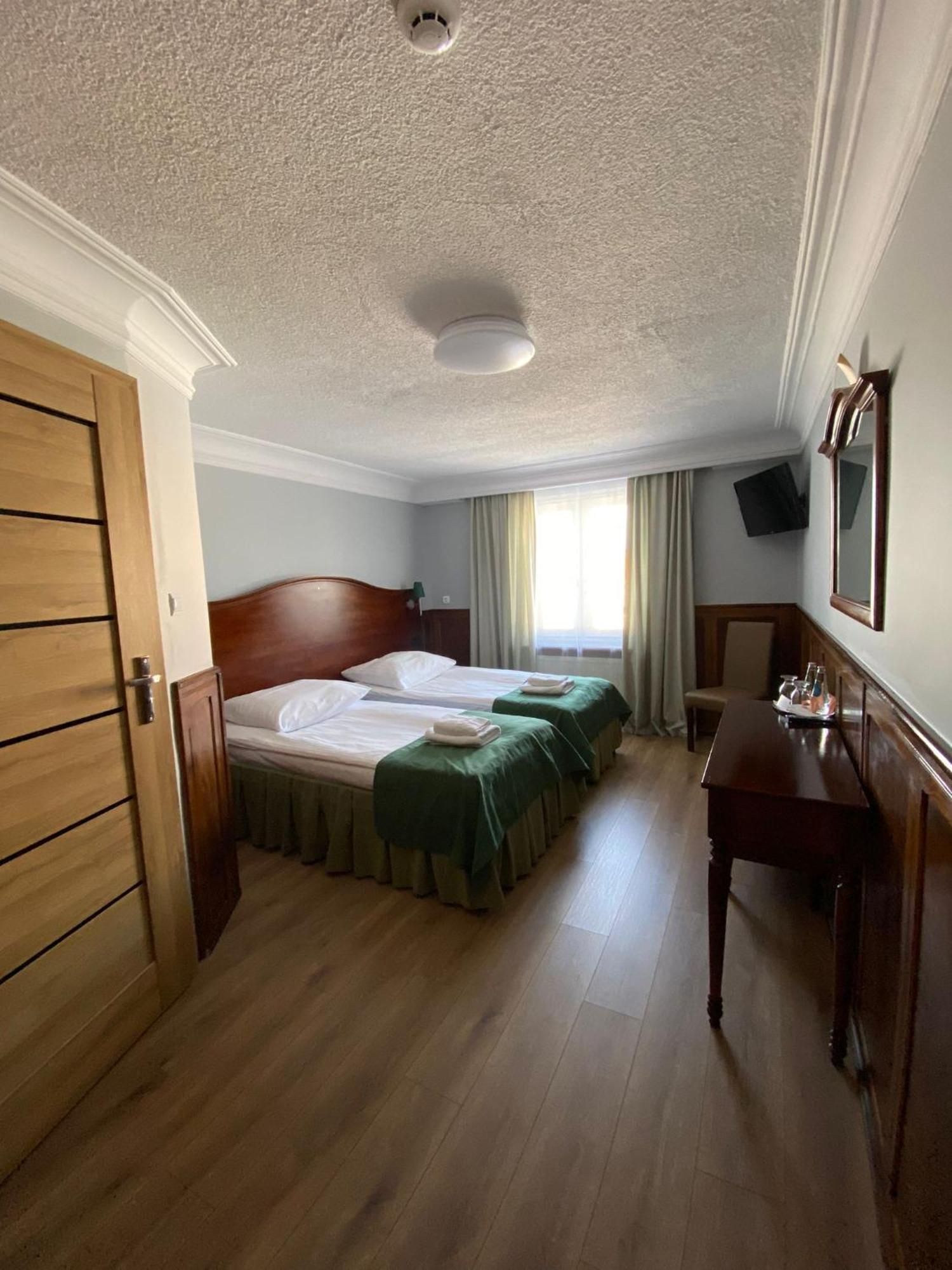 Hotel Kresowianka كونين المظهر الخارجي الصورة